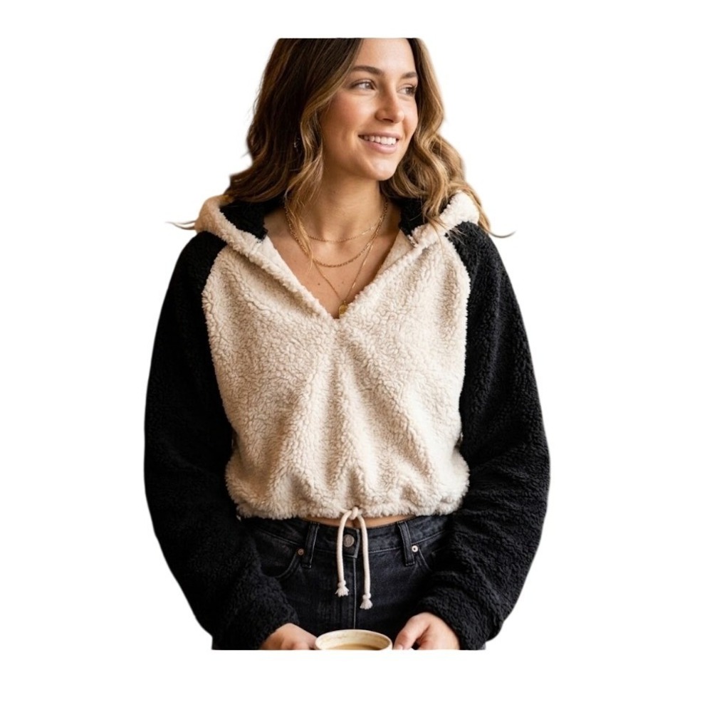 Urban Outfitters Faux Fur Hoodie Sweatshirt Black‎ Off White Cropped Long Sleeve